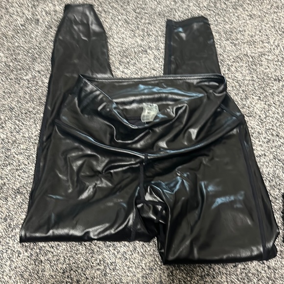 Leggings - Picture 1 of 3